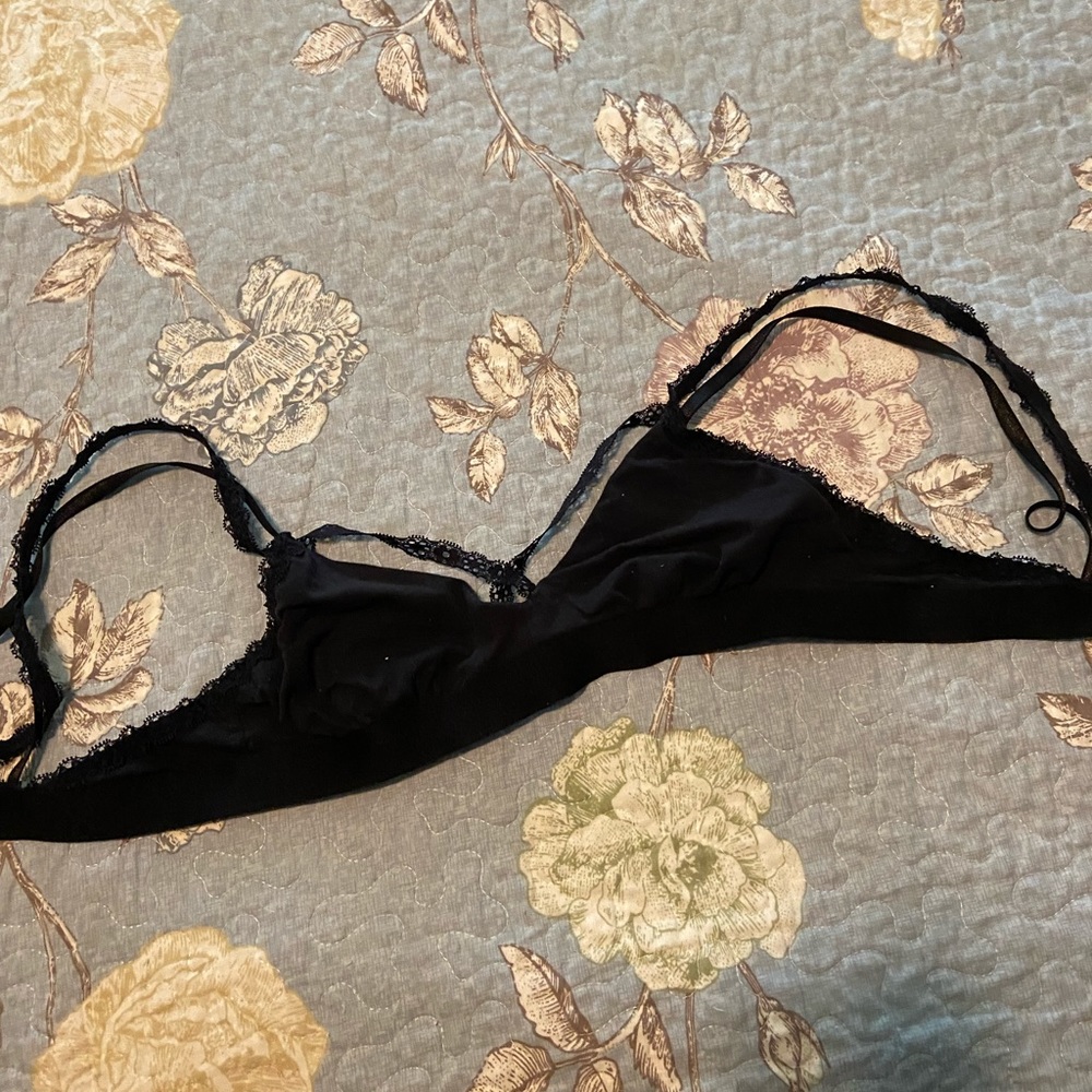 Black bralette with lace